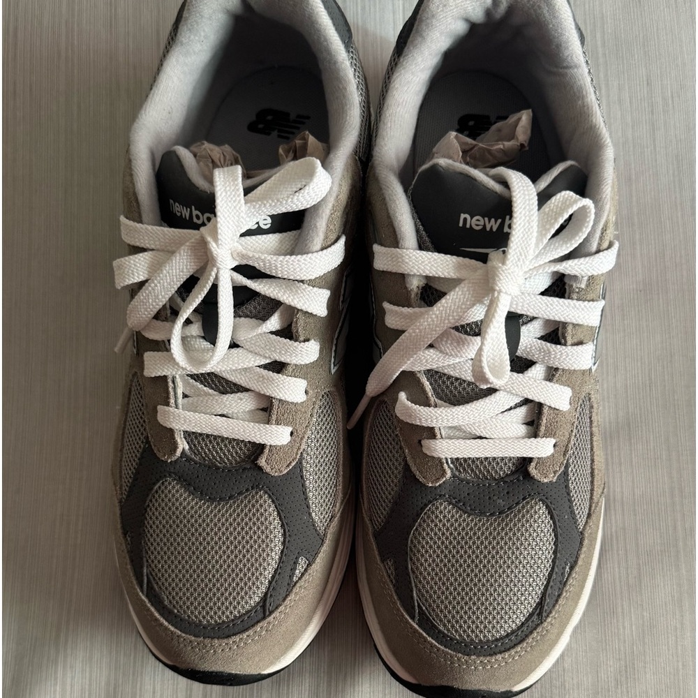 990